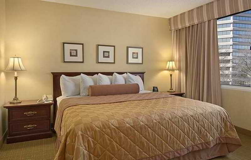 Embassy Suites By Hilton Washington Dc Chevy Chase Pavilion Room photo